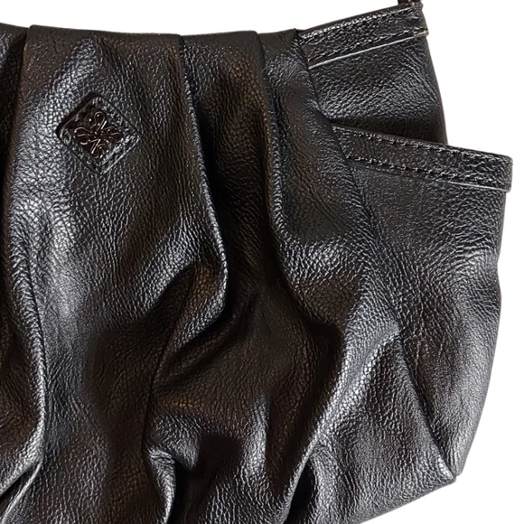 Vintage SimplyVera Vera Wang black vegan leather crossbody scrunch purse y2k - Picture 5 of 14